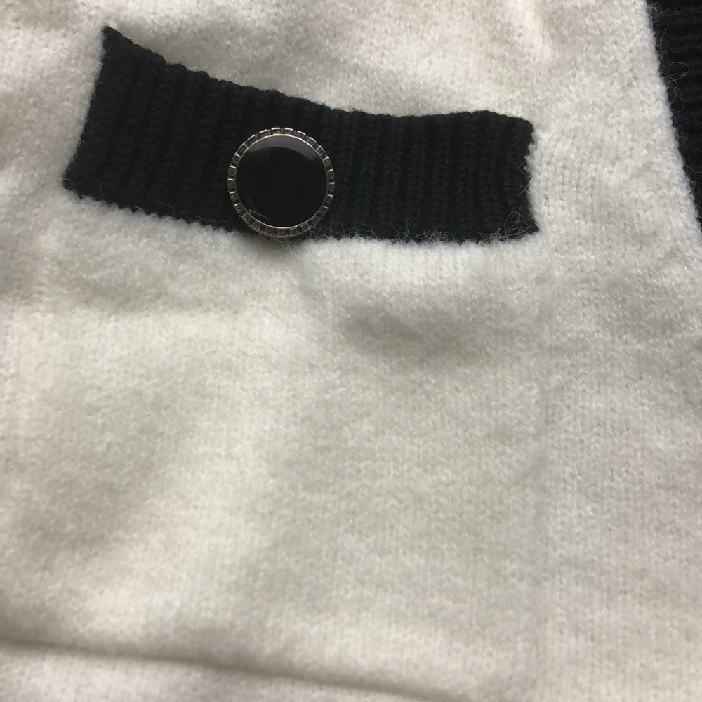 Urban revive V NECK knit white black button crop cardigan - Picture 8 of 8